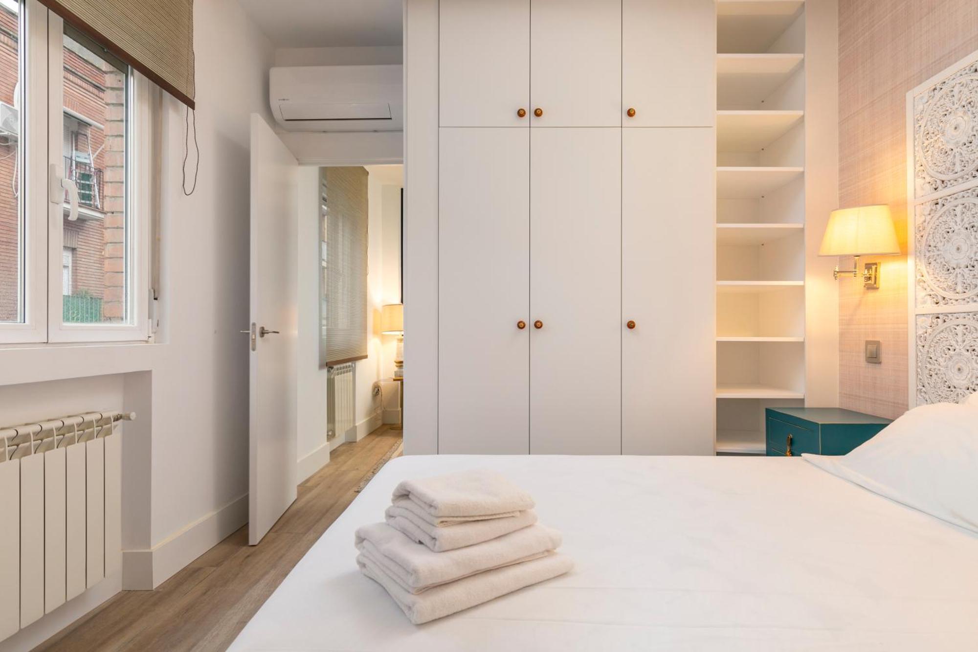 Plaza De Castilla Apartments Мадрид Екстериор снимка