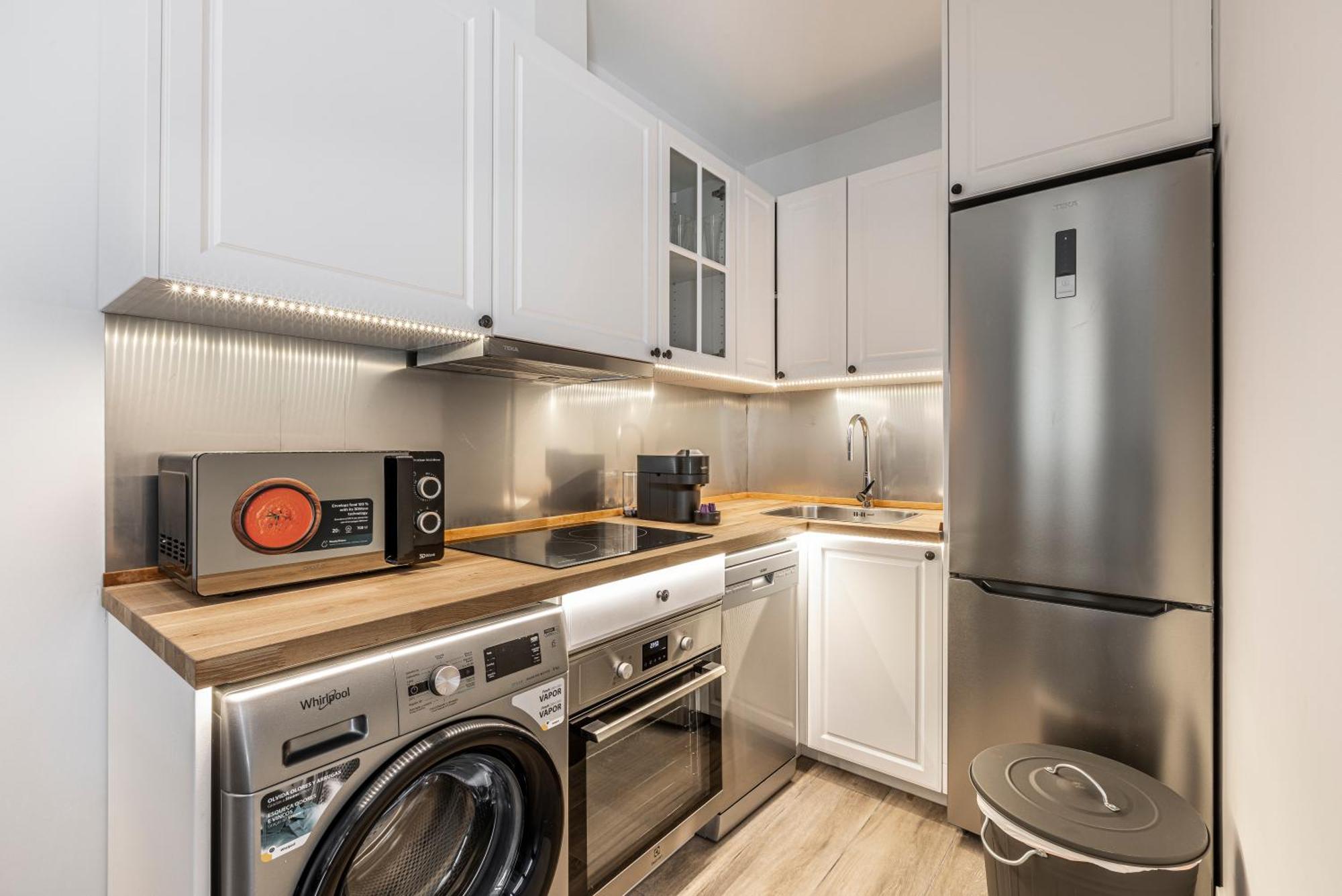 Plaza De Castilla Apartments Мадрид Екстериор снимка